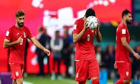 همخوانی بازیکنان تیم ملی سرود ملی را در مراسم آغازین بازی/ ویدئو 