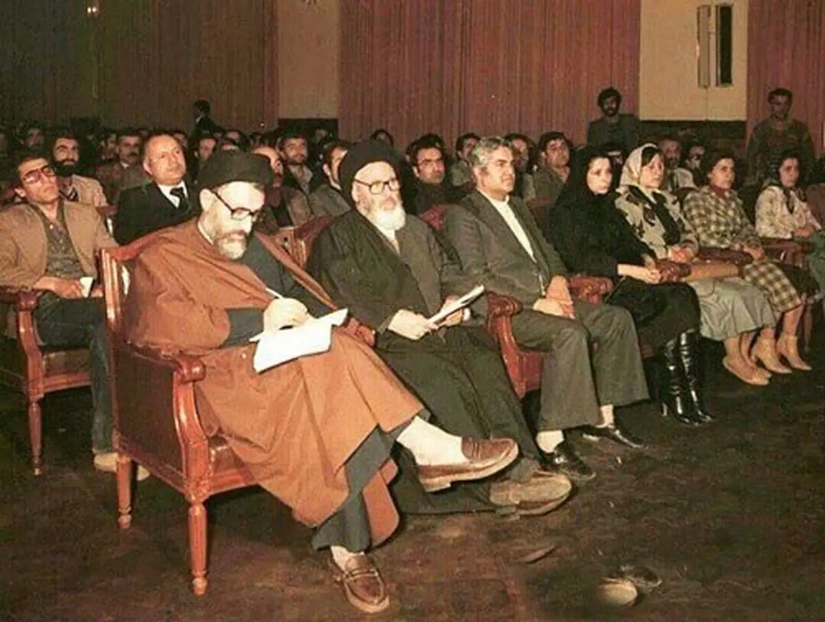 شهید بهشتی، نیرو فرستاد تا از حمله تندروها به تظاهرات علیه حجاب اجباری جلوگیری کنند/ پدر درباره حجاب، مخالف اجبار و حامی اقناع بود