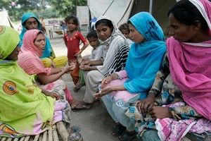 «شفا دهنده» پاکستانی برای پسردار شدن زن باردار میخ بر سرش کوبید