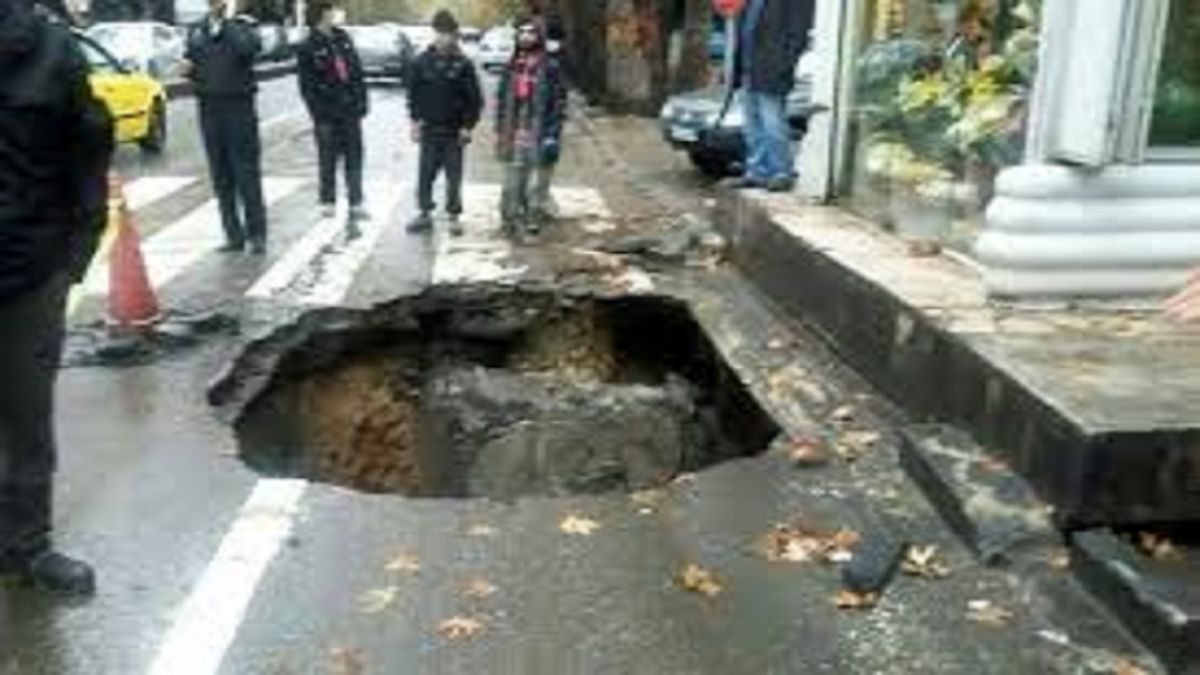 نشست زمین در منطقه ولیعصر تبریز

