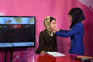 دستور جدید طالبان: گویندگان زن تلویزیون صورت خود را بپوشانند