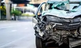 سقوط هولناک یک خودرو از پله‌های شهری/ ویدئو