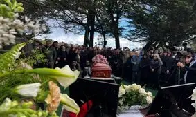 تصاویری از مراسم خاکسپاری بهرام بیضایی در آمریکا/ خاکسپاری بهرام بیضایی با نوای حسین علیزاده و مناجات خوانی مژده شمسایی/ ویدئو 