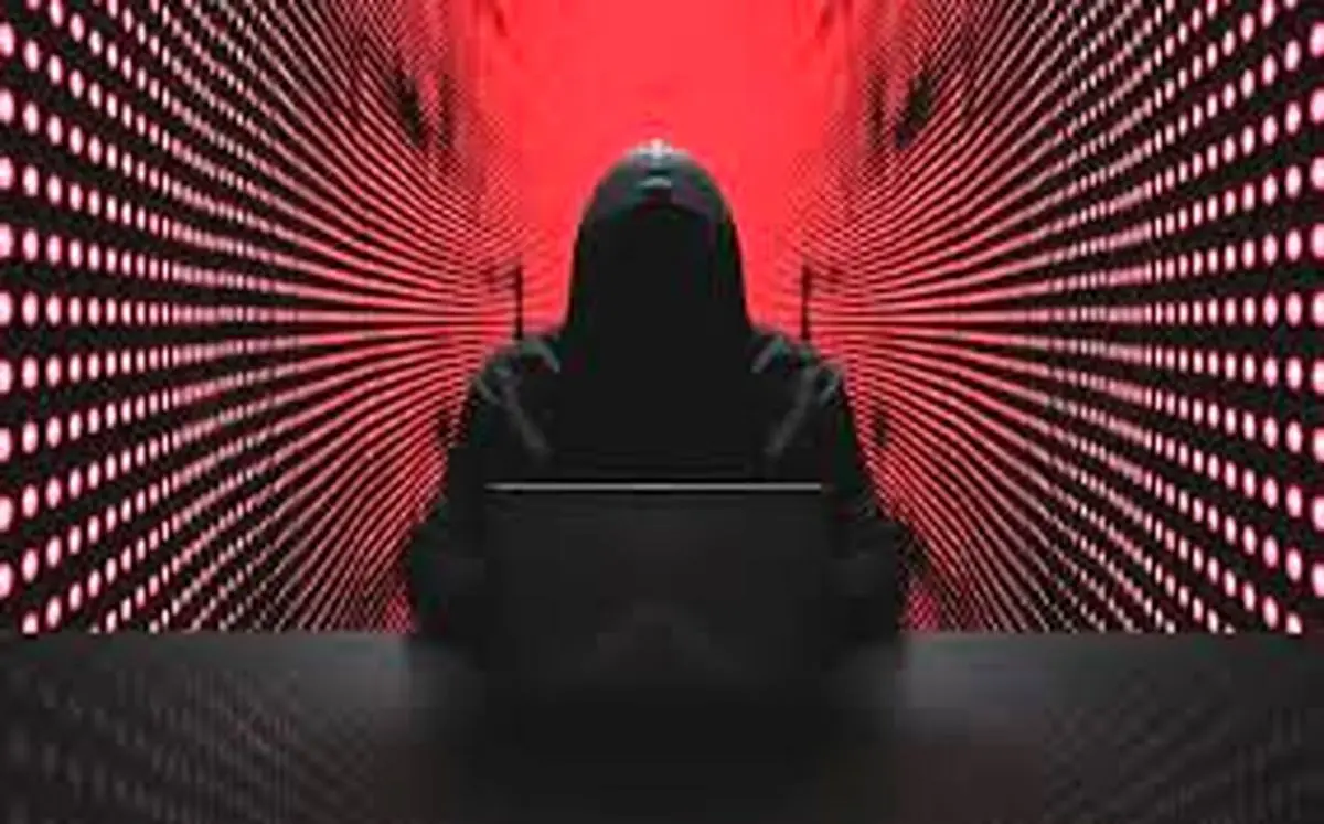 هک و کنترل نمایشگرهای ایستگاه های اتوبوس در اسرائیل و پخش صوت عربی و آژیر/ ویدئو