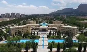 استعفا استاد دانشگاه اصفهان به خاطر حجاب/ عکس
