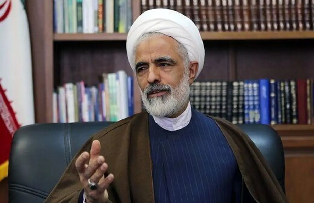 انصاری، معاون حقوقی پزشکیان: جای تاسف نیست که گاهی هم‌لباس‌های من تیم مذاکره کننده را متهم به سازشگری کنند و تهمت بزنند؟ چرا سند پیروزی ایران را با روایتگری کوتاه‌فکرانه، به عنوان شکست ارائه می‌دهیم؟