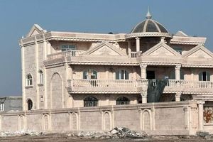 تشکیل پرونده قضایی در خصوص ۳۰ منزل لوکس متعلق به متهمان قاچاق سوخت در بندر کلاهی/ تصاویر
