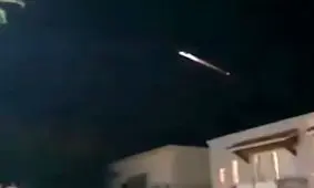 تصاویری عجیب از اشیای نورانی در آسمان مکزیک!/ ویدئو