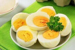 مصرف تخم مرغ در سالمندان باعث چرب شدن کبد می‌شود؟