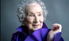 نویسنده‌ای که پیشگویی می‌کند