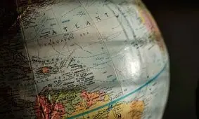 چرا وزن انسان روی خط استوا کمتر می‌شود؟