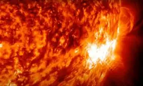 مقایسه بزرگی زمین در برابر یک شراره خورشیدی/ مقیاسی از عظمت ستاره منظومه ما/ ویدئو