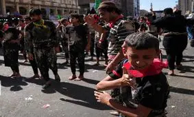 عزاداری زائران اربعین در بین الحرمین/ عکس