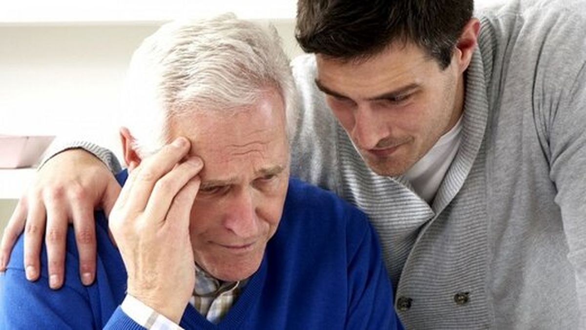 نشانه‌های احتمال ابتلا به آلزایمر که پیش از ۶۵ سالگی نمایان می‌شوند