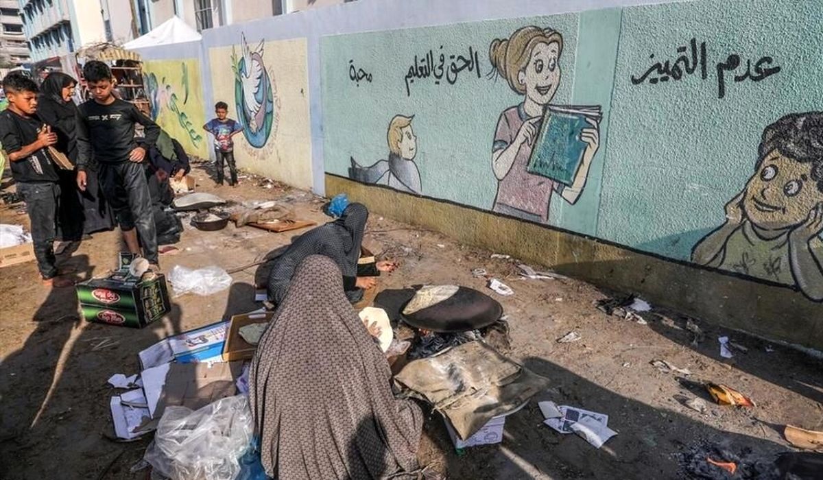  پخت نان به روش سنتی توسط زنان در غزه