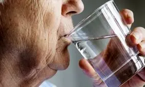 چه چیزی باعث خشکی دهان می شود؟