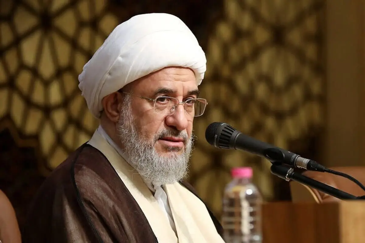 عضو مجلس خبرگان رهبری: نباید کاری کنیم که رهبری از اصول خود کوتاه بیایند/ نباید شرایطی ایجاد شود که امام امت برای حفظ وحدت و مصالح جامعه از برخی اصول کوتاه آیند