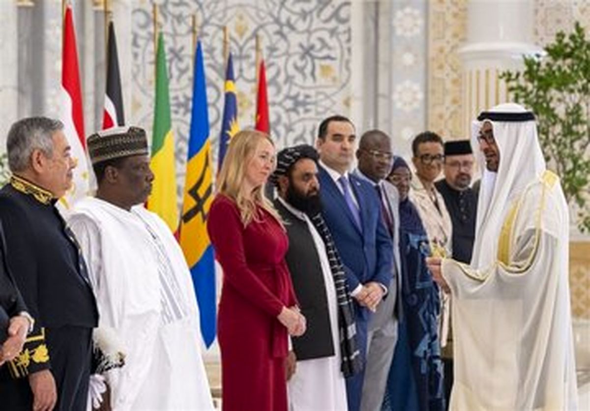 عکس سفیر طالبان با این زن بیحجاب خبرساز شد