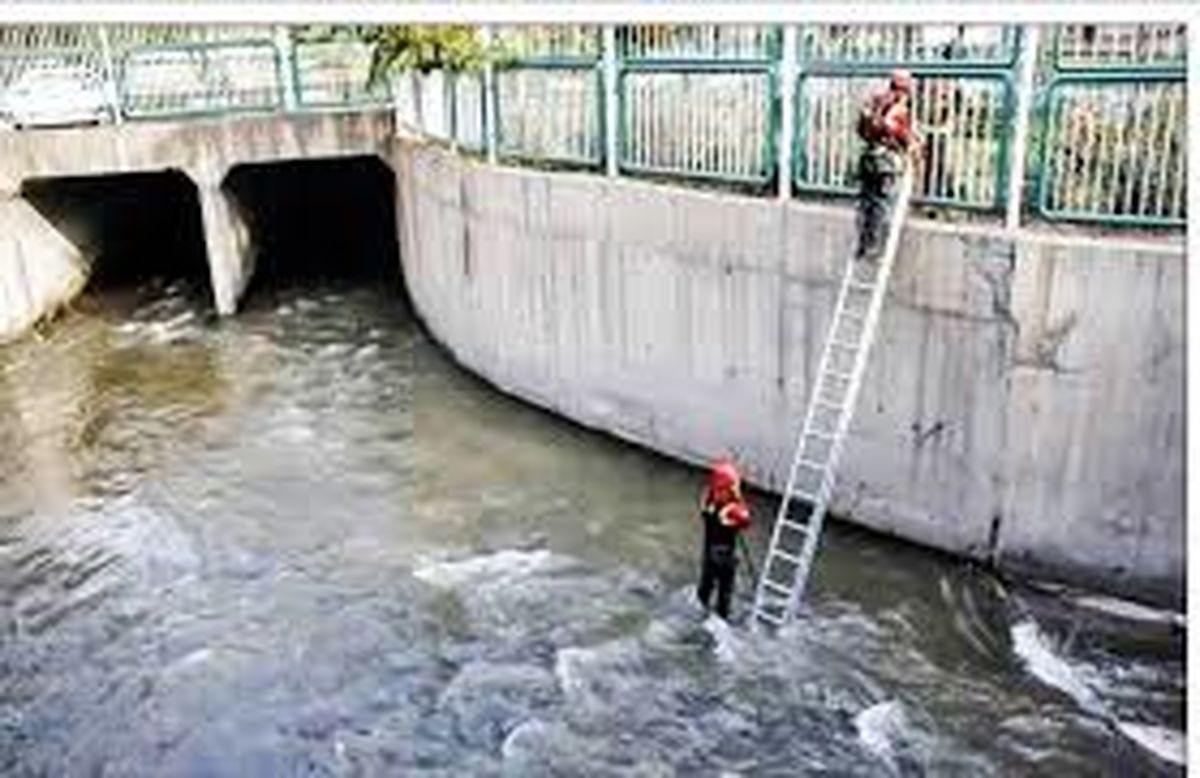 کشمکش ۹ ساله خانواده زنی که در سیلاب تهران به کانال آب سقوط کرد 