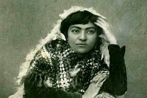 سفر به عصر قاجار؛ از «دختر ناصرالدین شاه و سگش» تا «دختر مظفرالدین شاه و ندیمه‌اش»