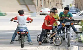 دادن گواهینامه موتور به پسرهای 16ساله خطرناک است یا مفید؟