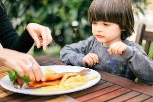 آیا مصرف ماهی برای کودکان مضر است؟