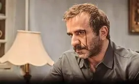 خشم بهاره افشاری در سریال حیثیت گمشده باعث شکستن سر مهدی حسینی نیا شد/ ویدئو