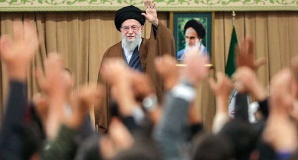 رهبر انقلاب: اختلاف آمریکا و جمهوری اسلامی نه یک اختلاف تاکتیکی و موردی، بلکه اختلافی ذاتی است/ سخنان حضرت آیت‌الله خامنه‌ای درباره شرایط ایران برای بررسی درخواست آمریکایی ها برای همکاری با کشورمان