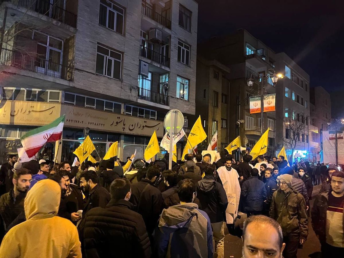 جمعی از شهروندان تهرانی در تجمعی خواستار پاسخ قاطع ایران به ترور سردار موسوی شدند/ ویدئو