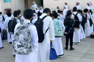 با غیبت غیرموجه دانش آموزان در مدارس عربستان چگونه برخورد می شود؟