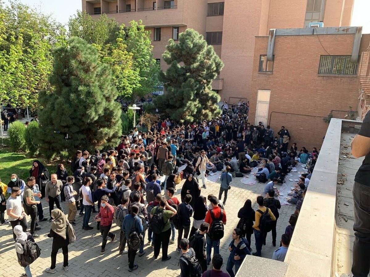 تعلیق ۱۰ دانشجوی دانشگاه شریف