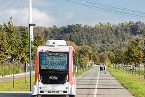 فرانسه به «اتوبوس کاملا خودکار» اجازه تردد داد