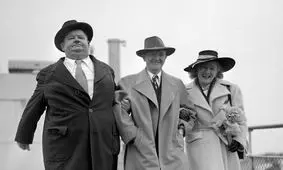  سفر در زمان؛ «لورل و هاردی» در کنار همسران شان در یک هتل در لندن؛ سال 1330 