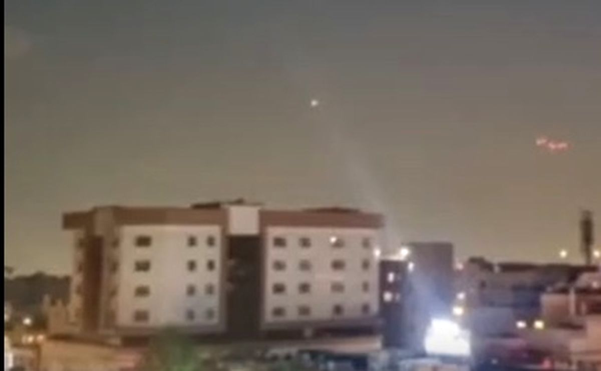  صدای شدید پدافند در غرب و شرق تهران/ محلات تهران که درگیری میان پدافند ایران و متجاوزان اسرائیلی محسوس است/ ویدئو 