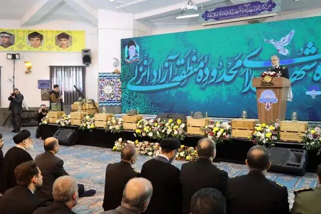 دریادار سیاری: انقلاب اسلامی با همراهی ملت ایران، آمریکا را تحقیر کرد