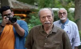 علی نصیریان: حال و آینده هنر نمایش در دست جوانان است/ شیفته همکاری با مهرجویی و تقوایی هستم