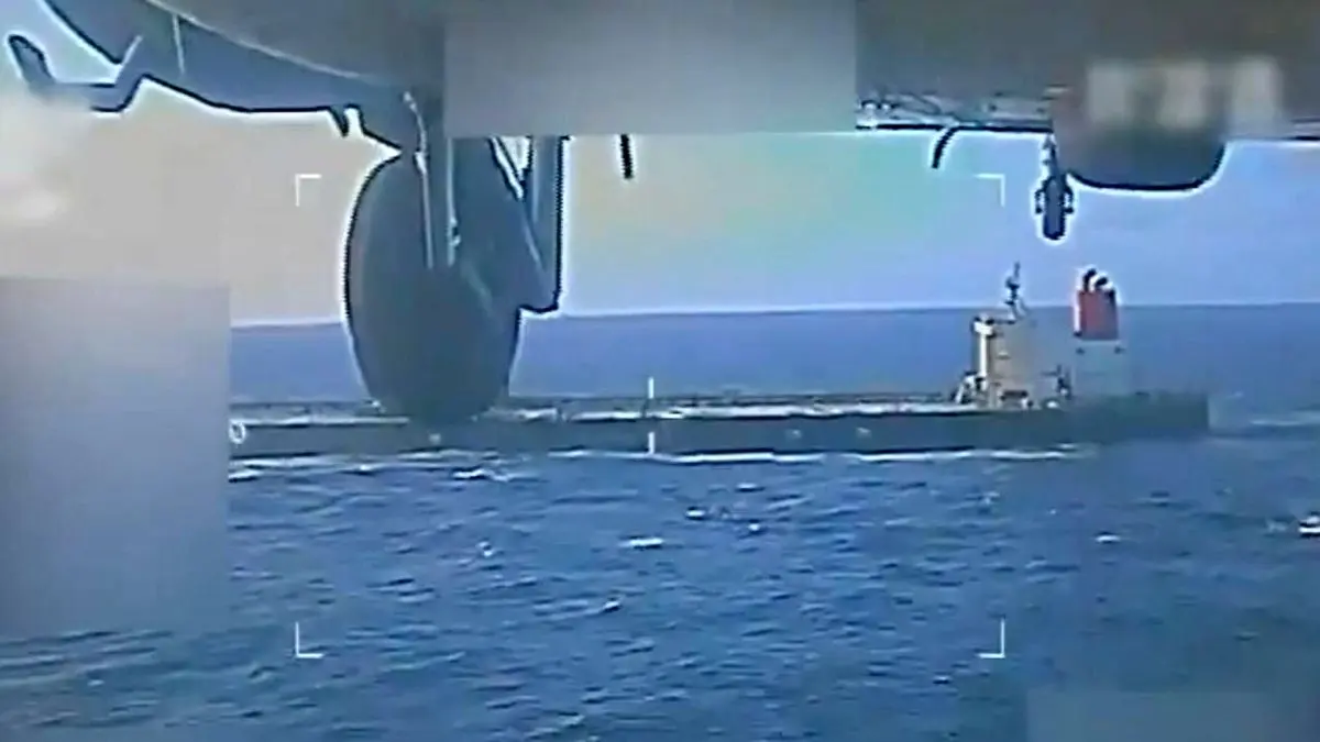 جنگ نفتکش‌ها؛ ماجرای تعقیب و گریز کماندو‌های آمریکایی با نفتکش «بِلا ۱» چیست؟/ توجه جهانی به ادامه تنش‌ها بر سر تحریم‌های نفتی ایران و ونزوئلا و نقش «ناوگان سایه» 

