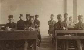 سفر در زمان؛ تیپ و قیافه یک جوان تحصیلکرده ایرانی در اواخر دوران قاجار 