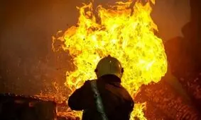 نجات حدود ۸۰ نفر در حادثه آتش سوزی چهارراه پارک وی/ ویدئو
