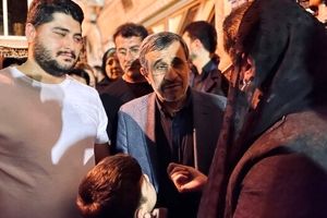 احمدی نژاد در مراسم شام غریبان امام حسین(ع)/ تصاویر