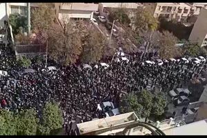 تجمع معلمان و فرهنگیان فارس در اعتراض به عدم اجرای طرح رتبه بندی معلمان/ ویدئو