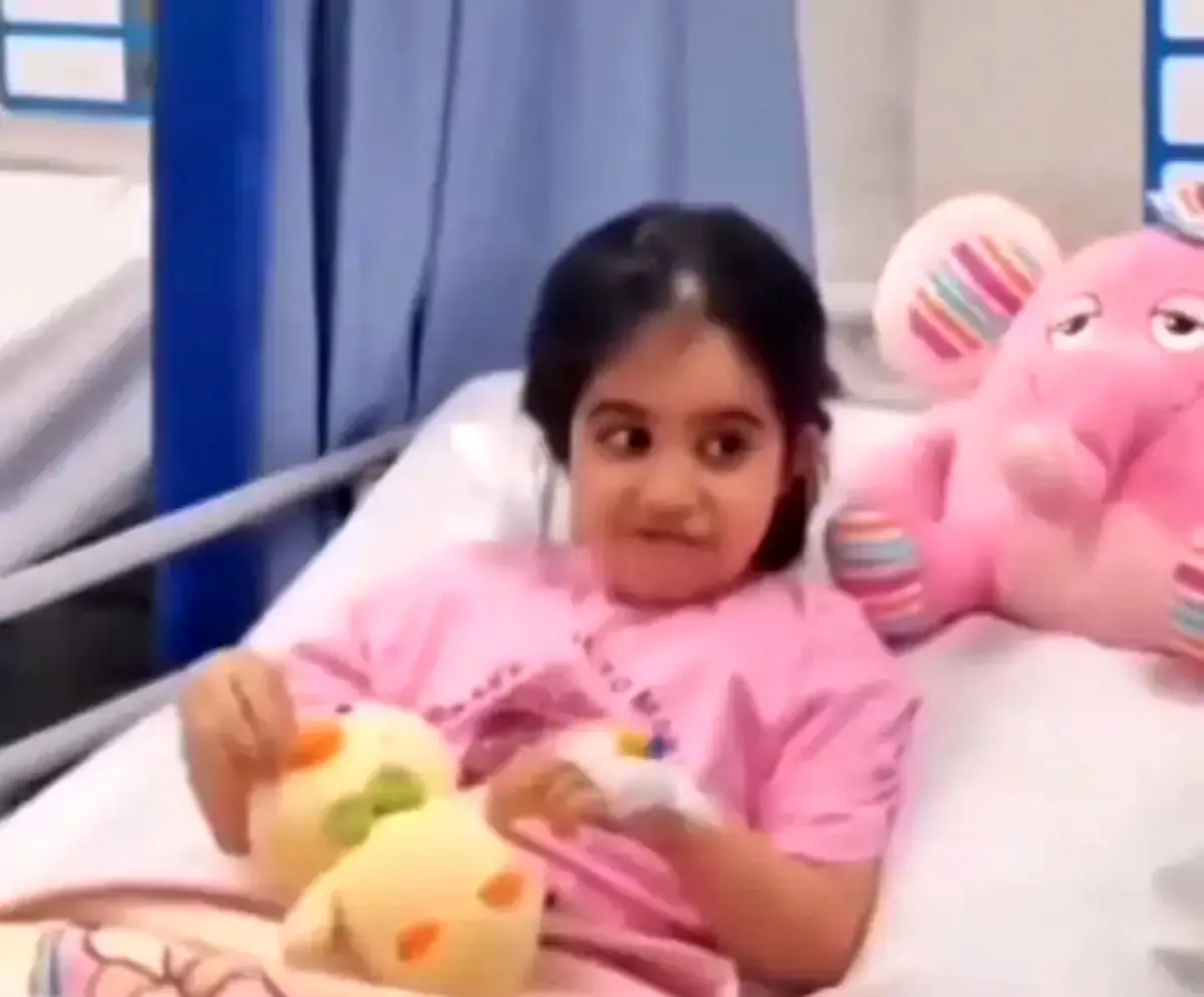 تصاویری از کودک خردسال بازمانده از حمله به یک ساختمان مسکونی در بندرعباس