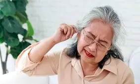 میهمان ناخوانده در گوش یک زن تایوانی که از شنیدن صداهای عجیب و غریب کلافه شده بود

