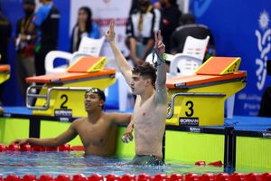 پسر دهه هشتادی در شنا طلایی شد/ غلامی در بحرین درخشید