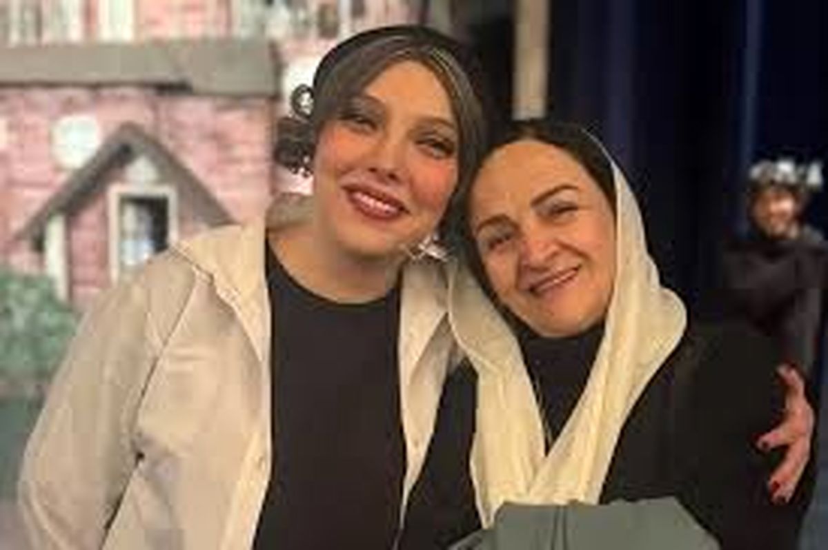  صدف اسپهبدی در مراسم بزرگداشت گلاب آدینه 