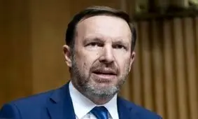 سناتور آمریکایی: حالا تنگه هرمز را می‌بندیم؛ این به همان اندازه که فکر می‌کنید احمقانه است