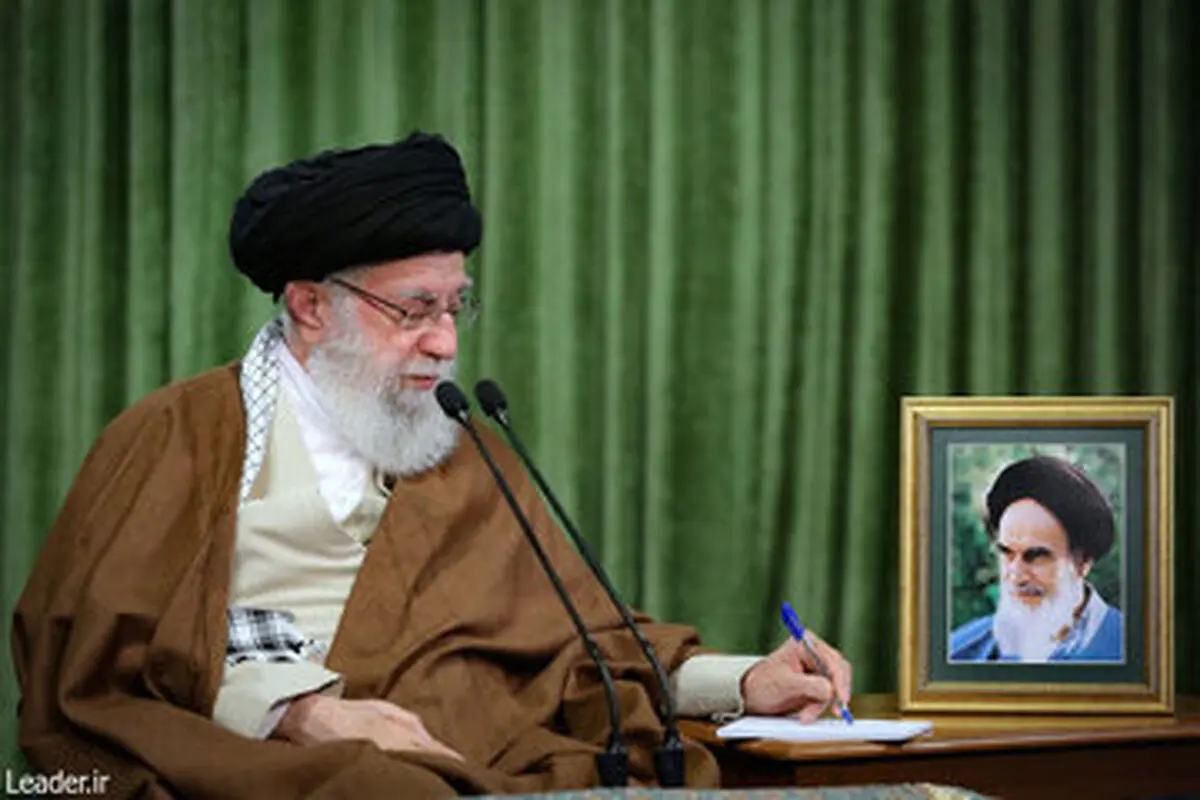 روزنامه همشهری: موضع امسال رهبر انقلاب نسبت به حوادث مهسا و فتنه 88 تفاوت دارد