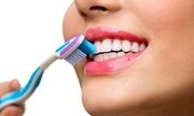 یک توصیه مهم و کمتر گفته شده درباره زمان مسواک زدن