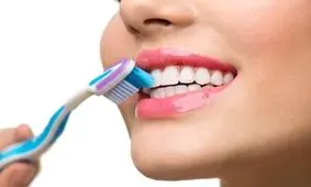 یک توصیه مهم و کمتر گفته شده درباره زمان مسواک زدن