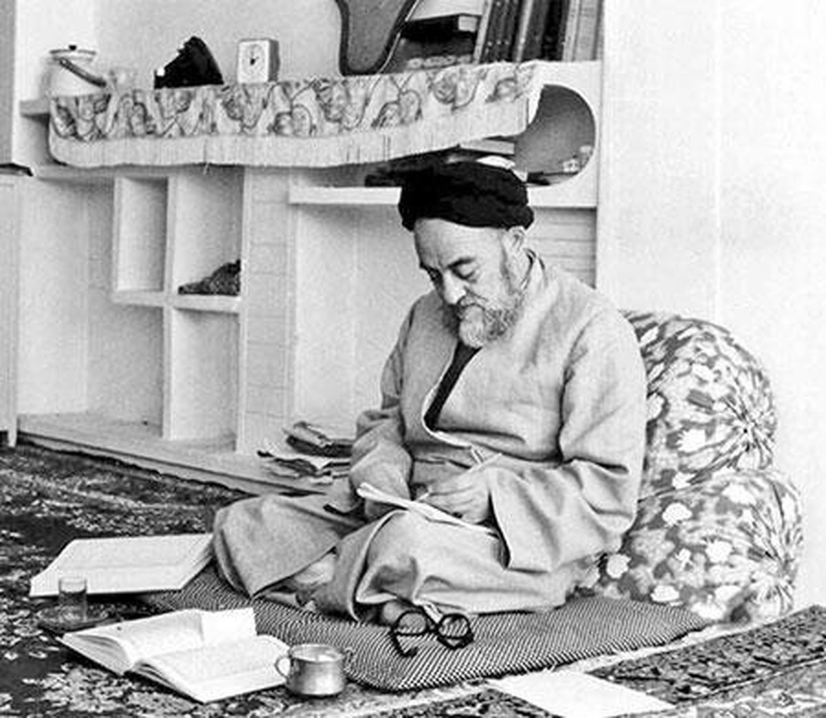 علامه طباطبایی: کاش ایرج میرزا این شعر را به من میداد، من المیزانم را به او میدادم